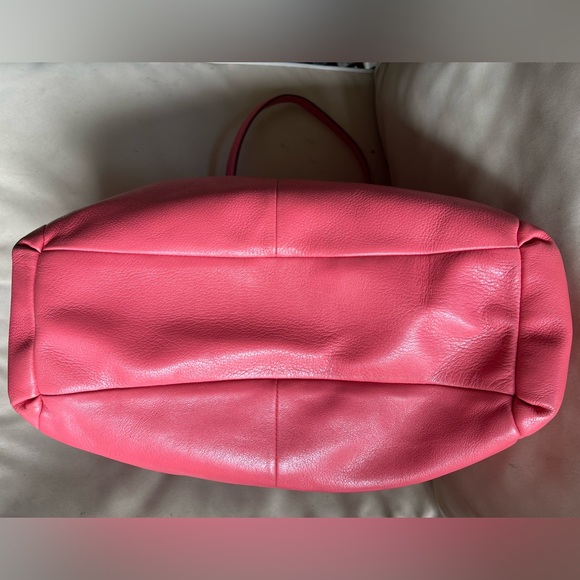 Coach shoulder tote - Picture 8 of 10